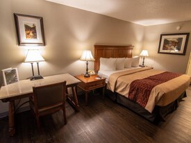 346 W Kansas St, Unit 104 in Spearfish, SD - Building Photo