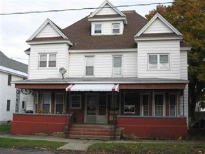 218 N 3rd Ave in Mechanicville, NY - Building Photo