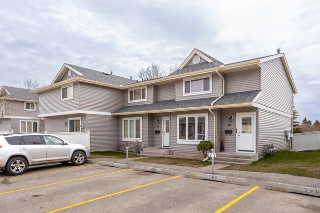 55 Falconer Terr NE in Calgary, AB - Building Photo - Building Photo