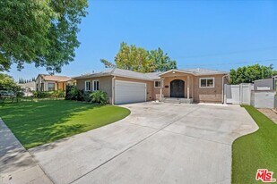 18725 Martha St in Los Angeles, CA - Building Photo