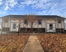 2412 SW Jackson St in Blue Springs, MO - Building Photo