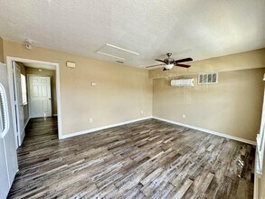 625 Australian Way-Unit -Unit B in Davenport, FL - Building Photo - Building Photo