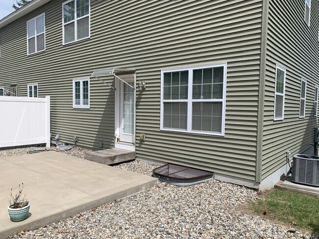 41 Dieskau St in Lake George, NY - Building Photo - Building Photo