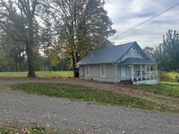 2200 Cooks Hill Rd in Centralia, WA - Foto de edificio - Building Photo