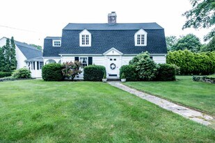 453 Chestnut Hill Rd in Glastonbury, CT - Building Photo