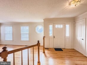 14342 Brookmere Dr in Centreville, VA - Building Photo - Building Photo