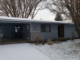 206 N Dennis St in Ellensburg, WA - Building Photo