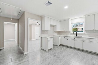 8137 Way St in Houston, TX - Building Photo - Building Photo