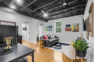 156 Camellia St in Biloxi, MS - Building Photo