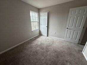 5305 E Trikalla Dr in Columbia, MO - Building Photo - Building Photo