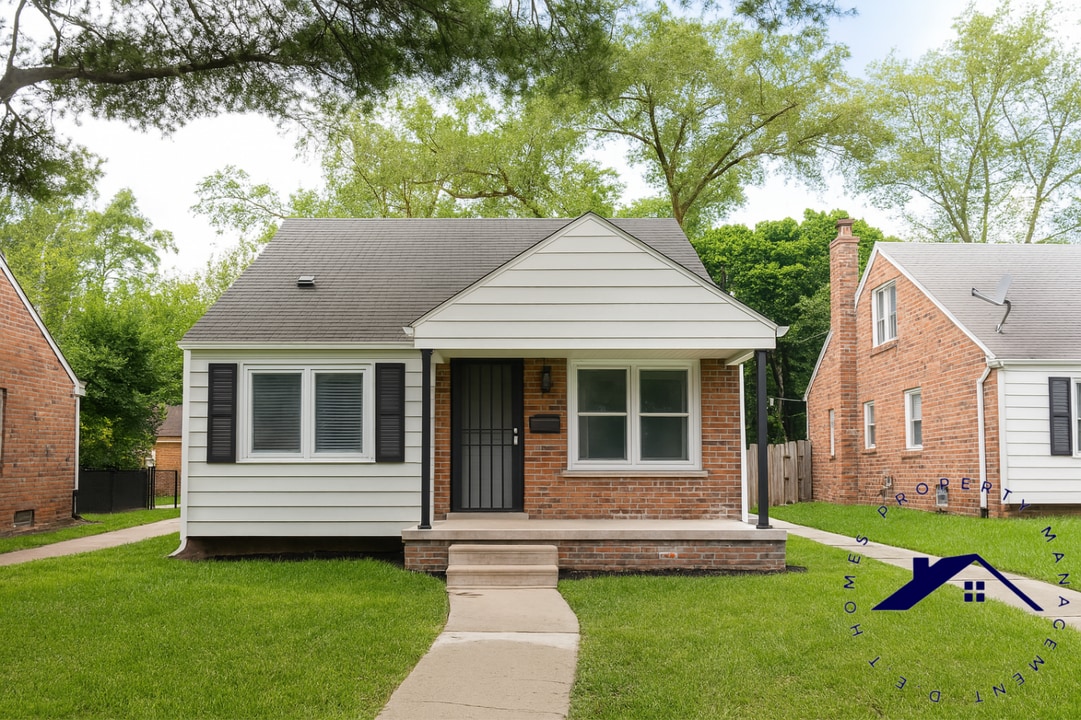 19497 Grandville Ave in Detroit, MI - Building Photo