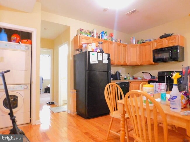 property at 4447 Sansom St