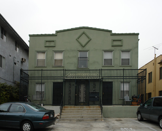 526 N Heliotrope Dr in Los Angeles, CA - Foto de edificio - Building Photo