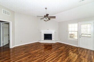 4515 Kings Grant Dr in Memphis, TN - Building Photo - Building Photo