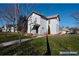 424 College St in Milton, WI - Building Photo