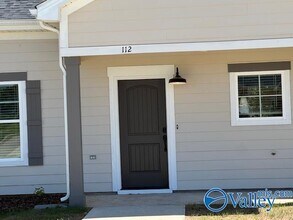 122 Foster Wy Dr in Huntsville, AL - Building Photo - Building Photo
