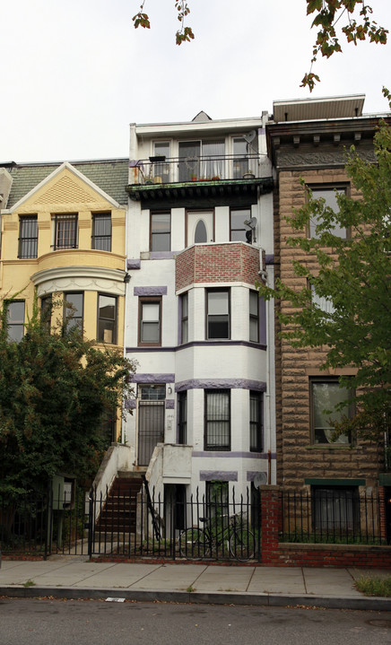 1441 Girard St NW in Washington, DC - Building Photo