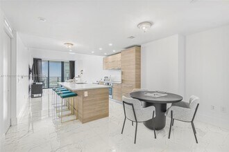 650 NE 32nd St, Unit # 4903 in Miami, FL - Building Photo - Building Photo