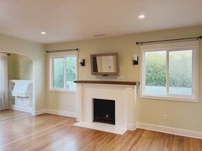 559 W 39th St in San Pedro, CA - Building Photo - Building Photo