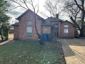 6550 Trammel Dr in Dallas, TX - Building Photo - Building Photo