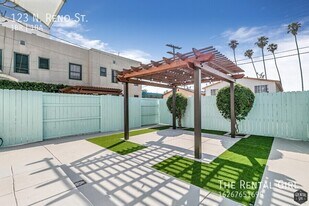 123 N Reno St in Los Angeles, CA - Building Photo