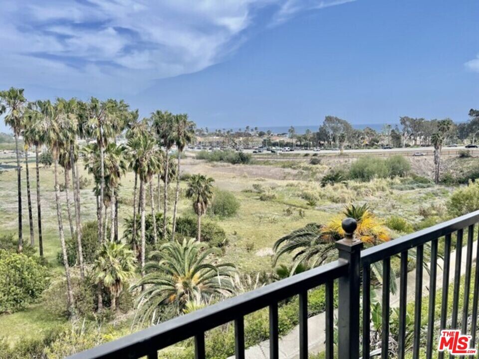 23901 Civic Center Way in Malibu, CA - Building Photo