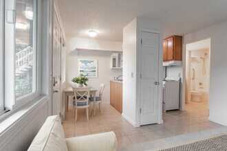 Stanford Apartments in Bellingham, WA - Building Photo - Building Photo