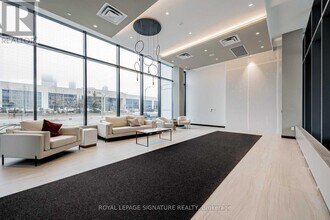 10 Honeycrisp Cres in Vaughan, ON - Building Photo - Building Photo