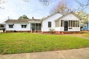 525 E 2nd St in Washington, NC - Building Photo