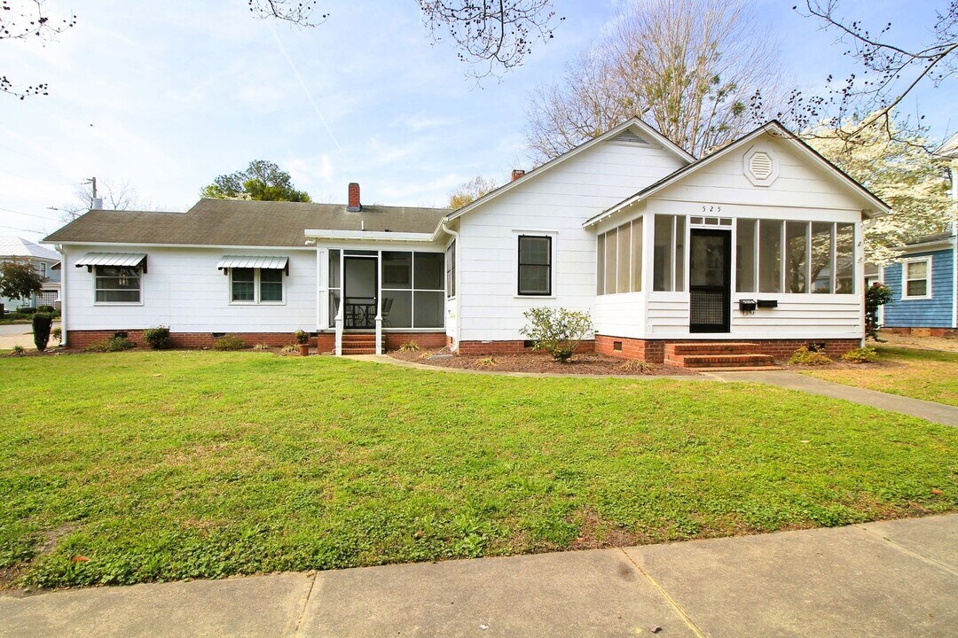 525 E 2nd St in Washington, NC - Building Photo