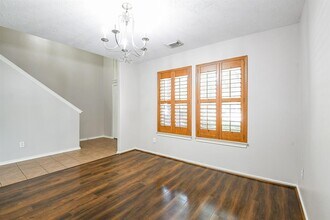 10502 Scenic Cove Ct in Humble, TX - Building Photo - Building Photo