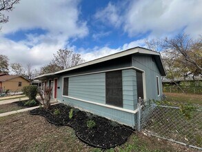 4223 Seabrook Dr in San Antonio, TX - Foto de edificio - Building Photo