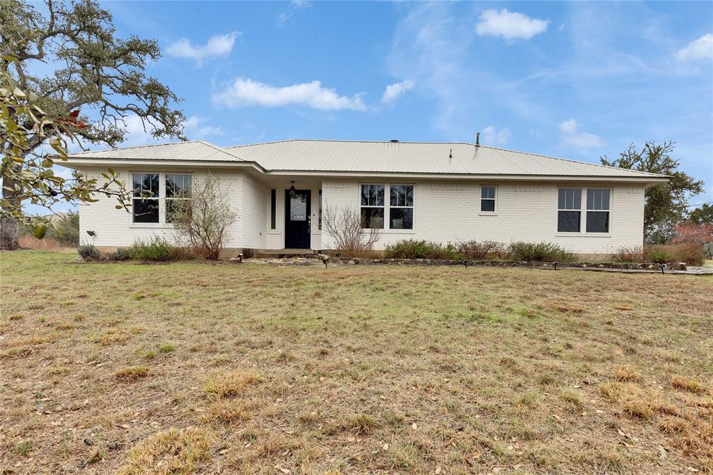 205 Shetland Rd in Dripping Springs, TX - Building Photo