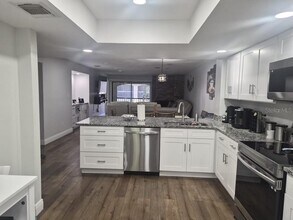 1055 Kensington Park Dr in Altamonte Springs, FL - Building Photo - Building Photo