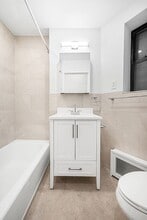 27 W 84th St in New York, NY - Building Photo - Building Photo