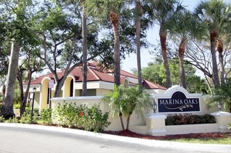 Marina Oaks in Fort Lauderdale, FL - Building Photo - Building Photo