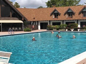 3710 Inverrary Dr in Lauderhill, FL - Building Photo - Building Photo