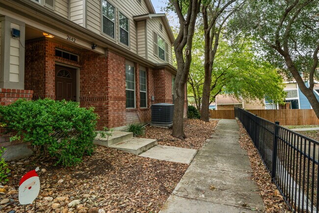 2642 Grayson Way in San Antonio, TX - Building Photo - Building Photo