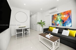 733 Michigan Ave in Miami Beach, FL - Building Photo