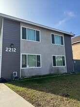 2212 Voorhees Ave. in Redondo Beach, CA - Foto de edificio - Building Photo