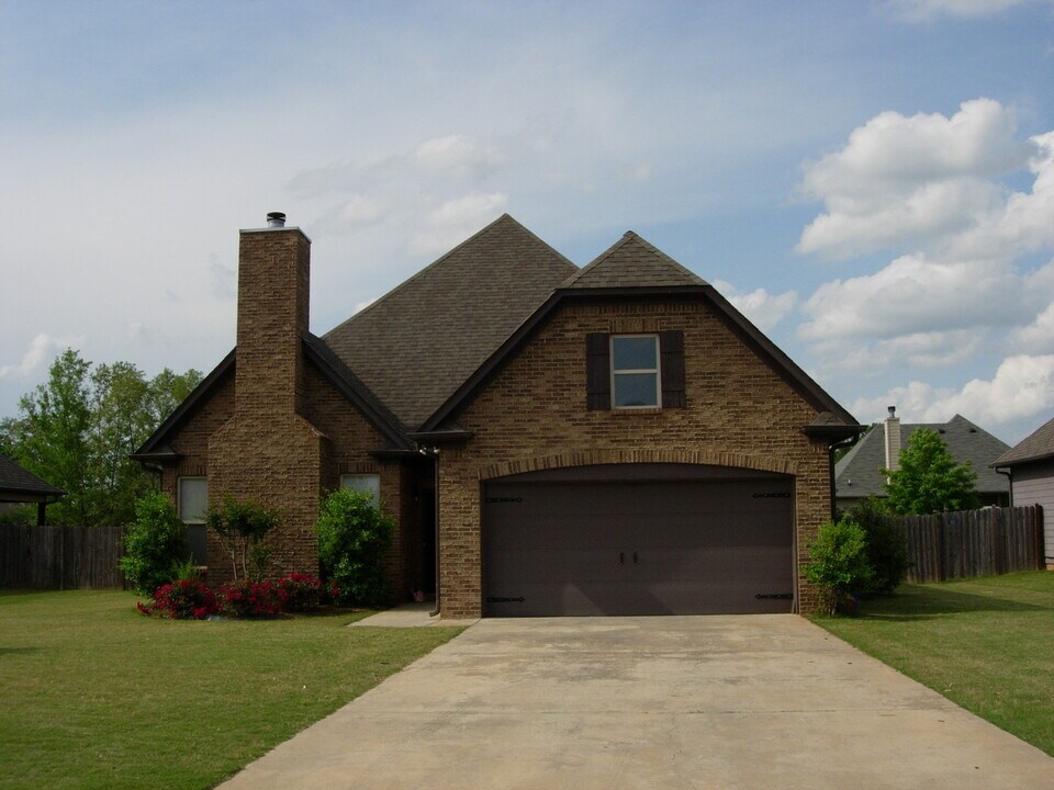 809 Barkley Dr in Alabaster, AL - Building Photo