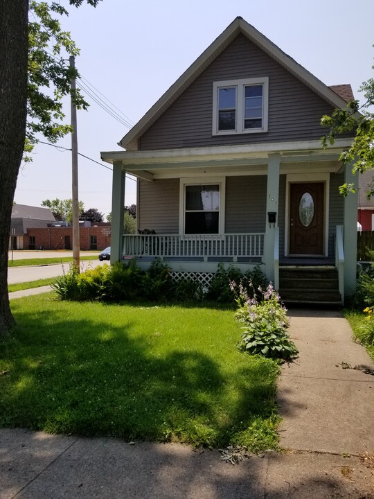 701 4th Ave S in Clinton, IA - Building Photo