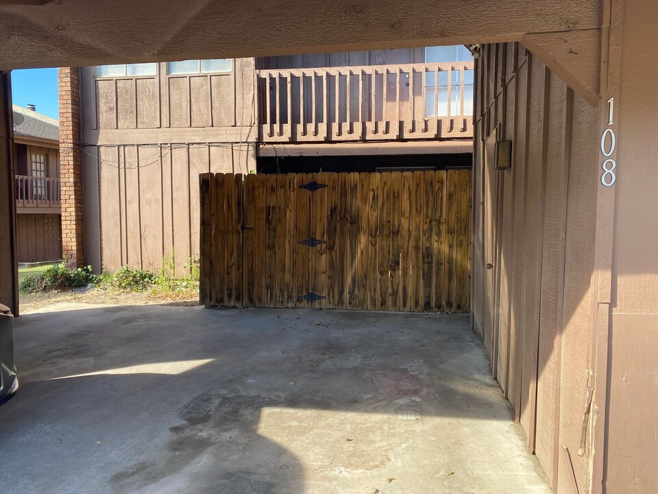 1900 Westminster St in Denton, TX - Building Photo