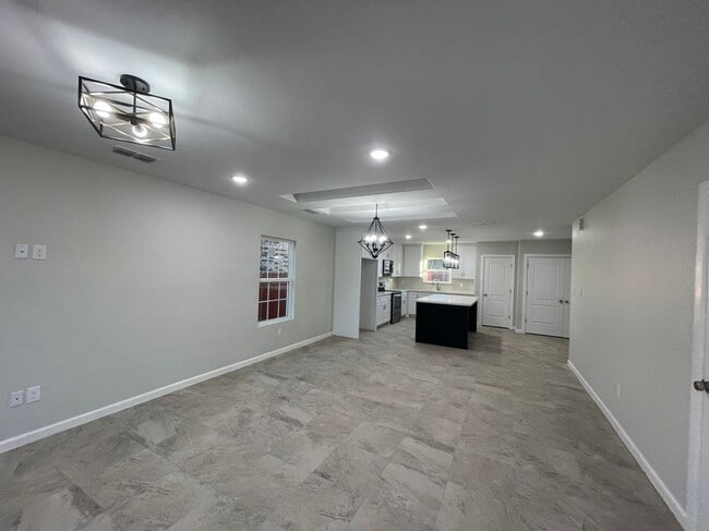 5527 Conroe St in Laredo, TX - Building Photo - Building Photo