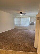 540 N 6th St in Burbank, CA - Foto de edificio - Building Photo