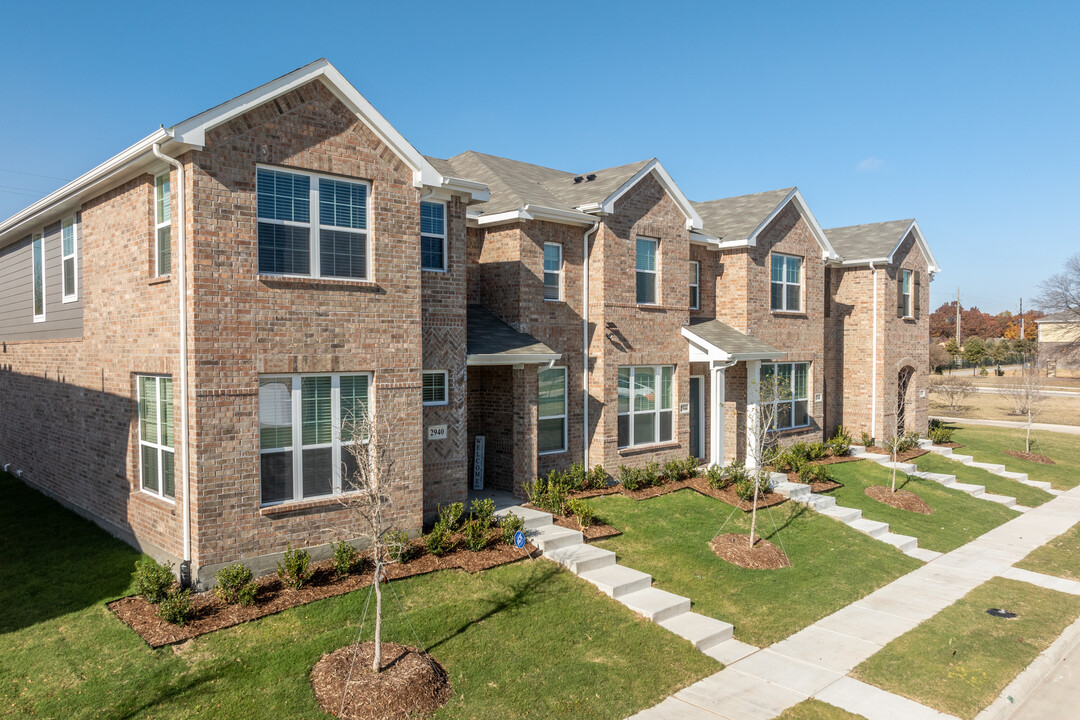 Cloverleaf Crossing Townhomes in Mesquite, TX - Foto de edificio