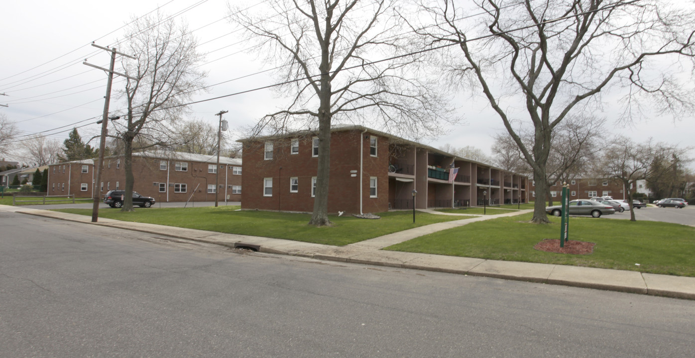 West End Gardens in Long Branch, NJ - Building Photo