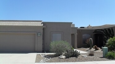2407 S Cliff Dr in Green Valley, AZ - Building Photo