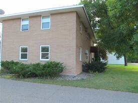 665 Ash St, Unit 3 in Prescott, WI - Building Photo