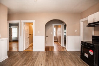 77 Cohasset St, Unit 2 in Worcester, MA - Building Photo - Building Photo